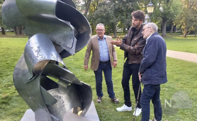 preisverleihung sir peter murray yorkshire sculpture park christian k. scheffel blickachsengruender preis der freunde der blickachsen 2023 geht an michael dekker